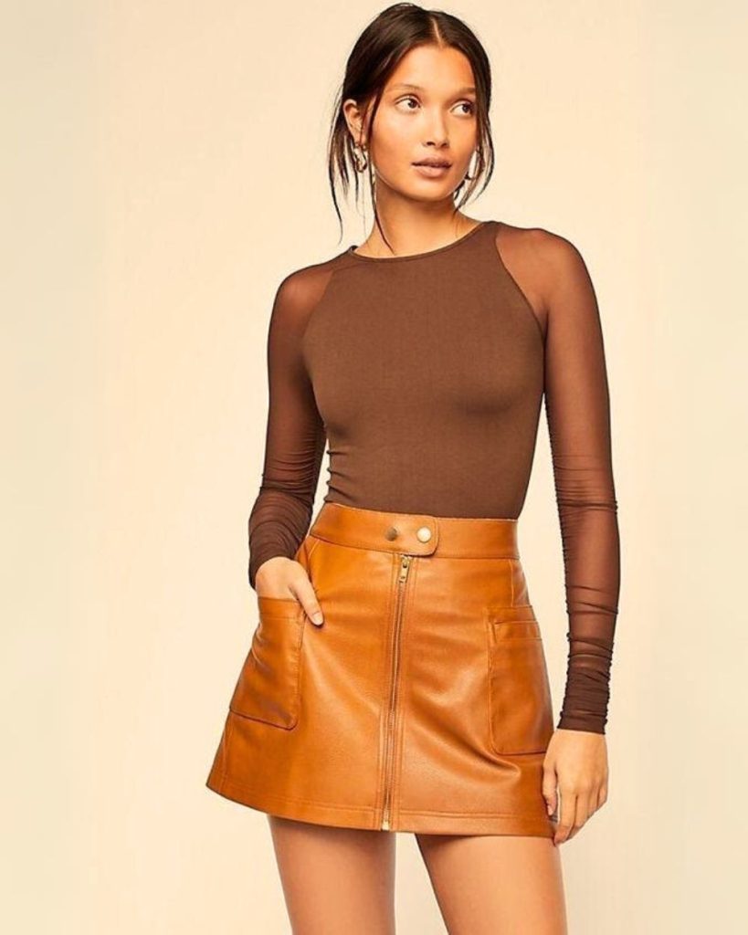 what-to-wear-with-brown-leather-skirt